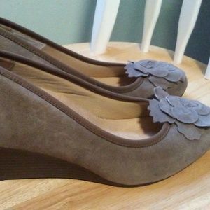 New Women's Vionic Elevated Hayes; Taupe; 11M